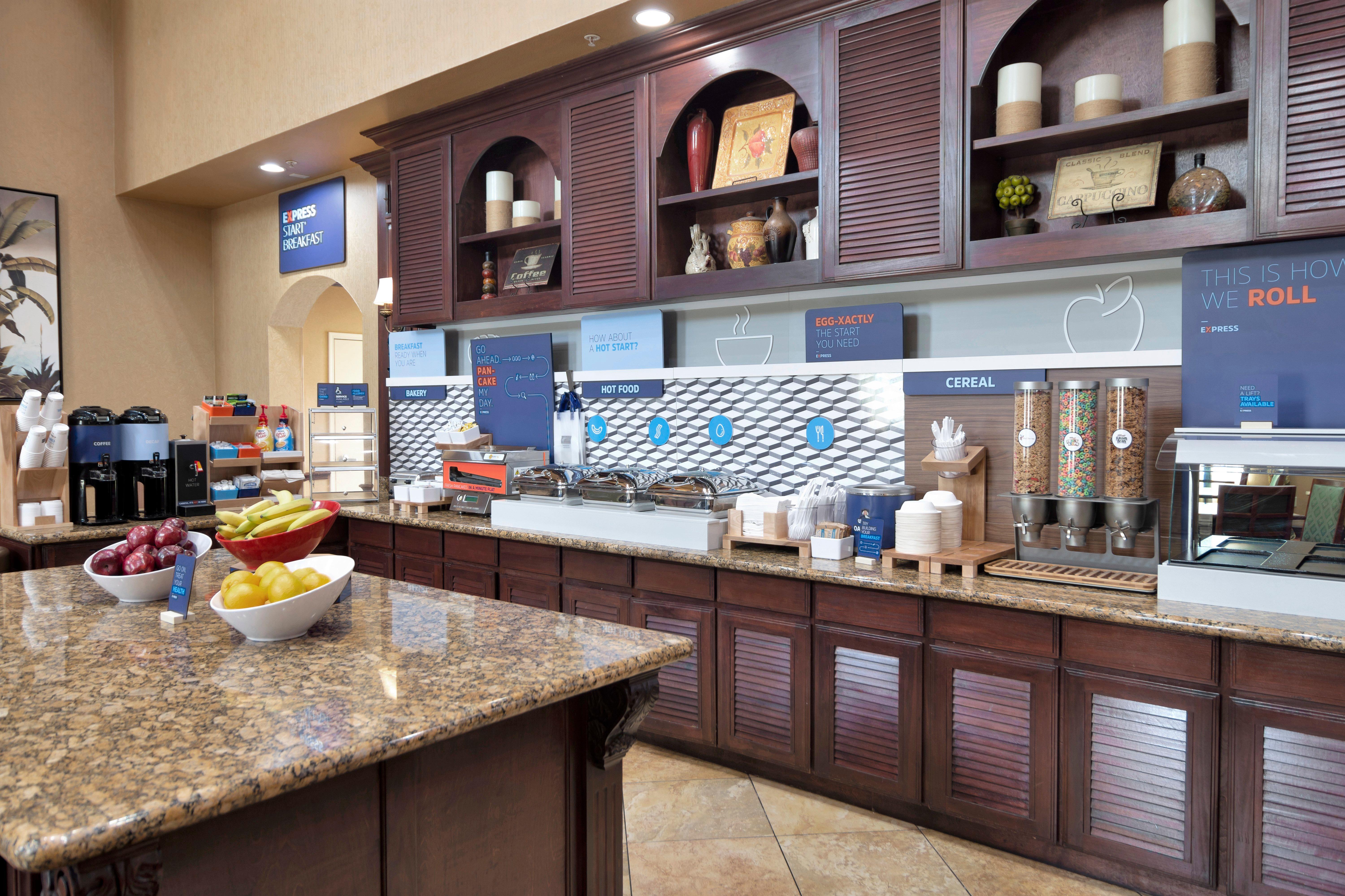 Holiday Inn Express Hotel & Suites Dfw West - Hurst By Ihg Exterior photo